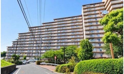 大阪府枚方市東中振２の外観