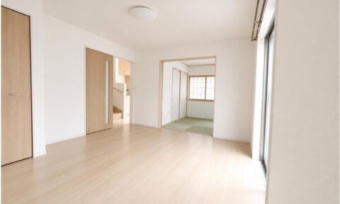 京都府亀岡市曽我部町南条向山のリビング・ダイニング